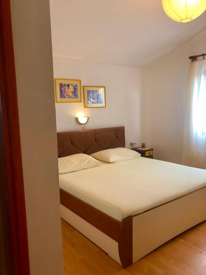 Apartmani Anamar Supetarska Draga Exteriör bild