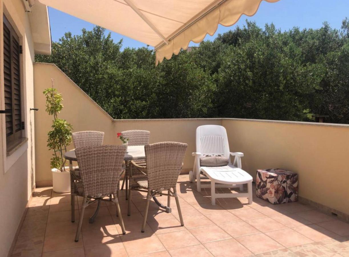Apartmani Anamar Supetarska Draga Exteriör bild